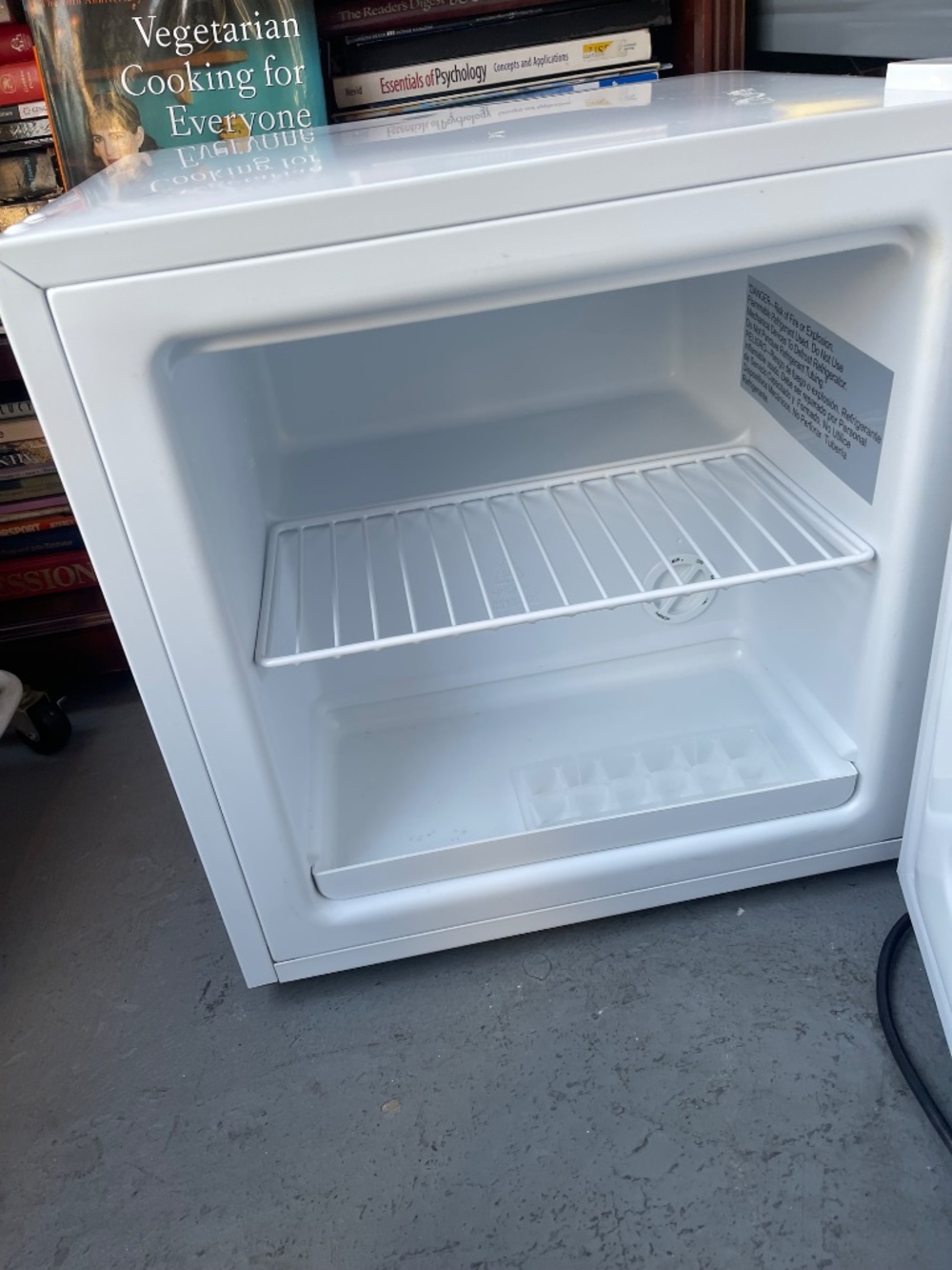 White Compact Mini Freezer - Picture 7 of 11